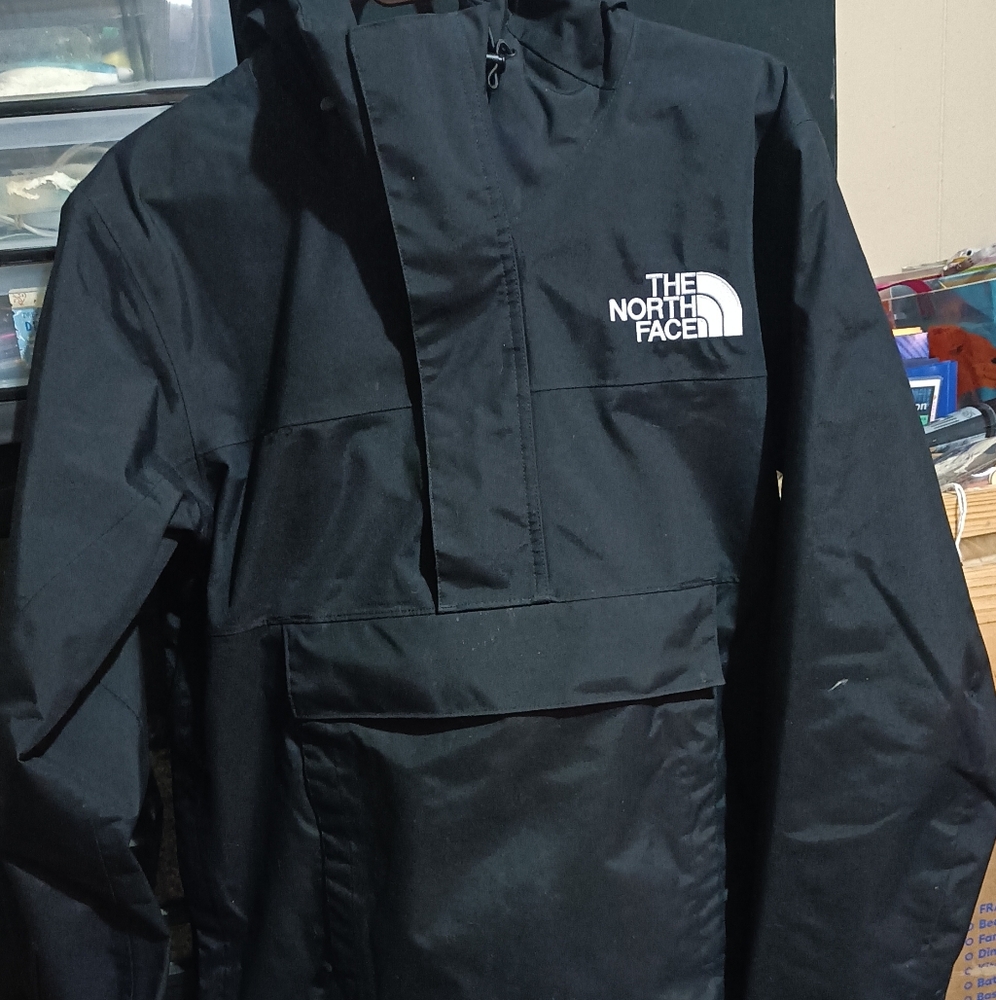 Northface Men's small, Dryvent